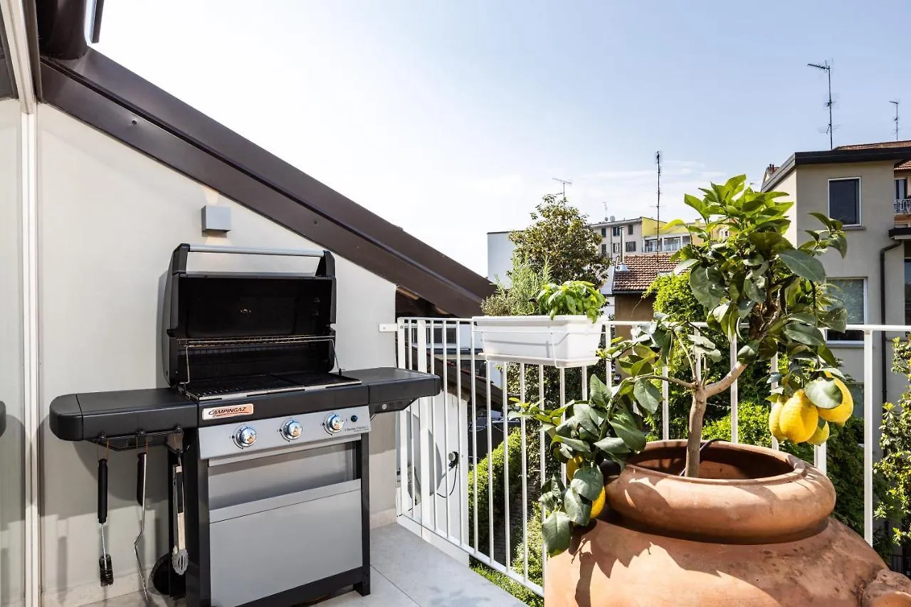 *Villa Olivo*With Private Terrace & Jacuzzi + 3Bedrooms Milano Tatil Evi